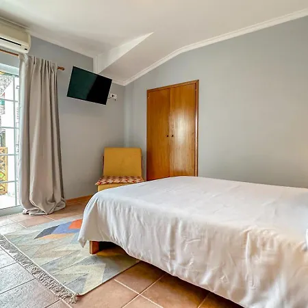 Guest house Poets Tavern & Avo